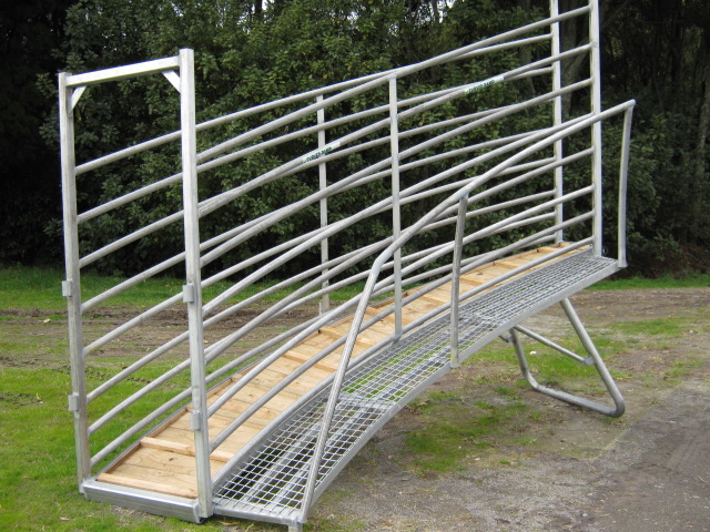 Curved Loading Ramp